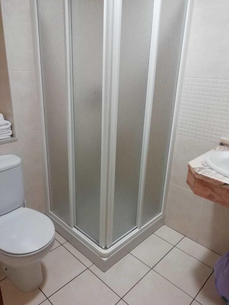 Pension Residencia Caola Arteixo Bagian luar foto