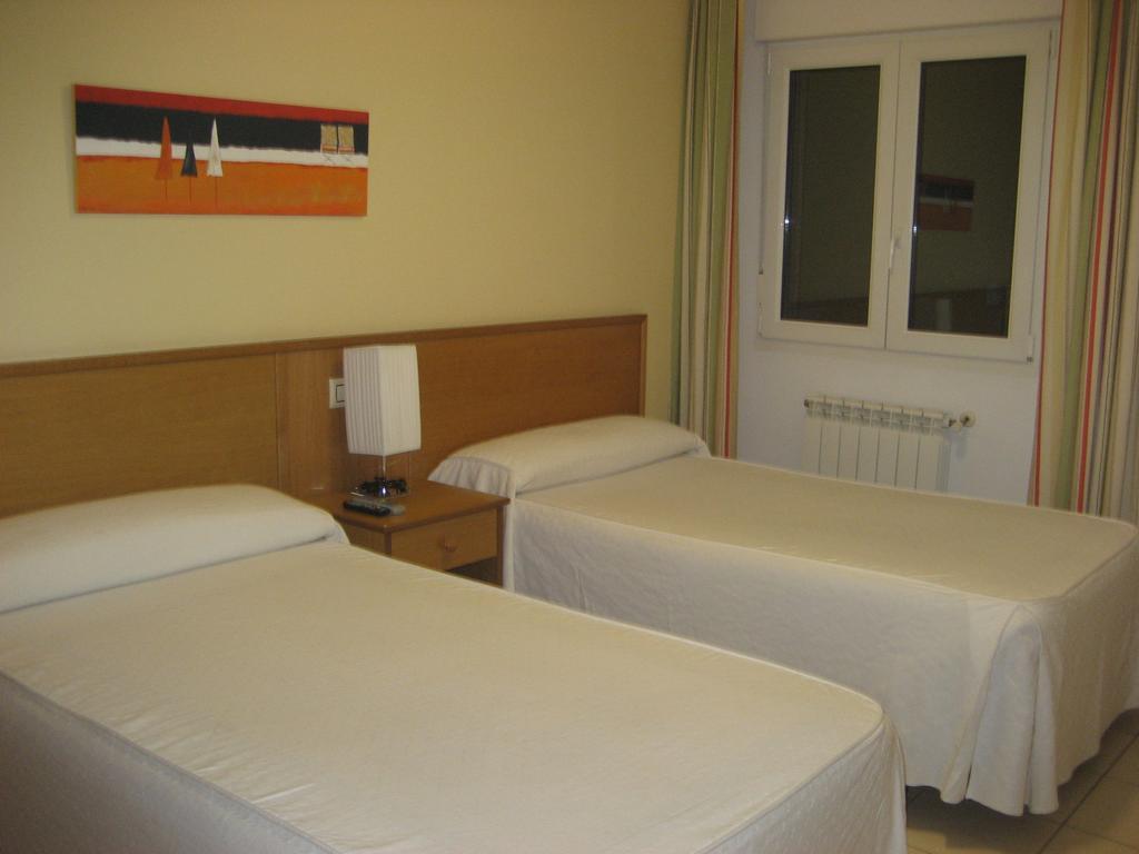 Pension Residencia Caola Arteixo Ruang foto